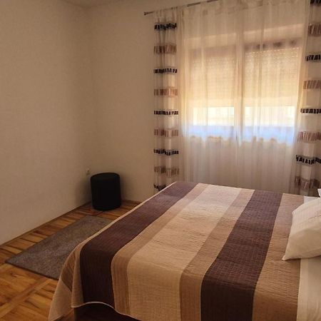 Apartments Lena Sukosan Ngoại thất bức ảnh