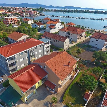 Apartments Lena Sukosan Ngoại thất bức ảnh
