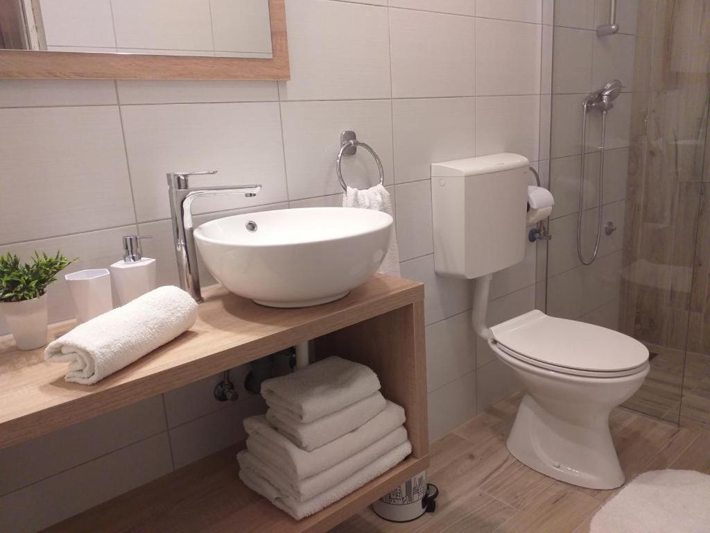 Apartments Lena Sukosan Ngoại thất bức ảnh
