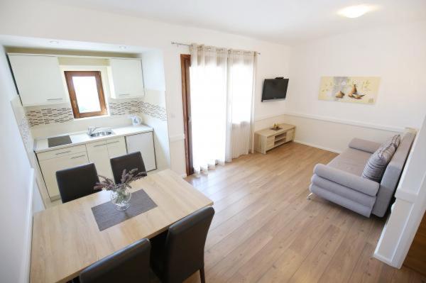Apartments Lena Sukosan Ngoại thất bức ảnh