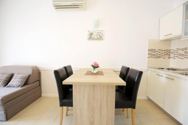 Apartments Lena Sukosan Ngoại thất bức ảnh