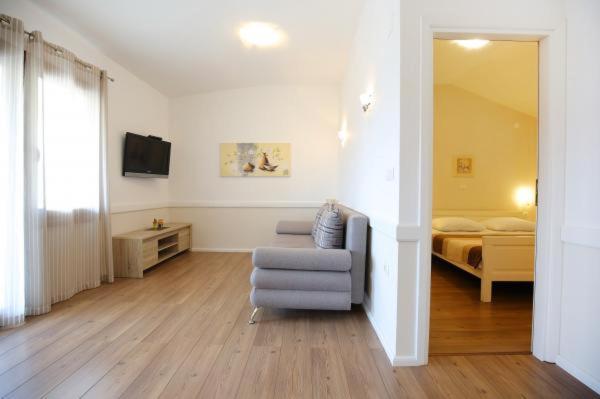 Apartments Lena Sukosan Ngoại thất bức ảnh