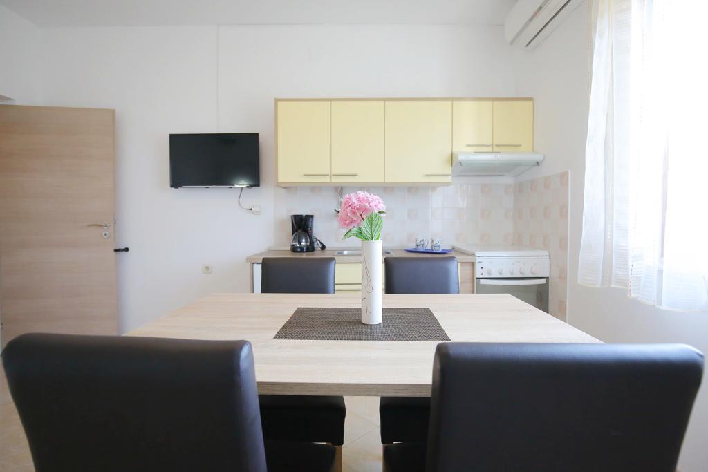 Apartments Lena Sukosan Ngoại thất bức ảnh