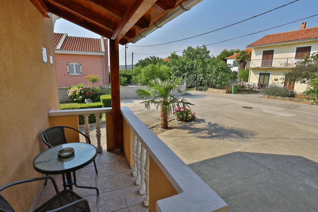 Apartments Lena Sukosan Ngoại thất bức ảnh