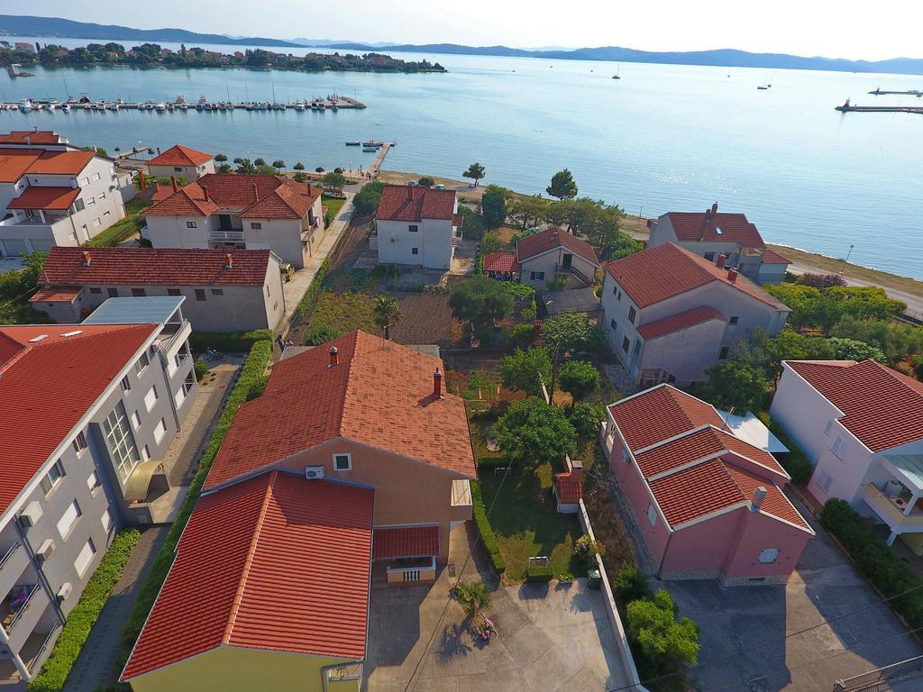 Apartments Lena Sukosan Ngoại thất bức ảnh