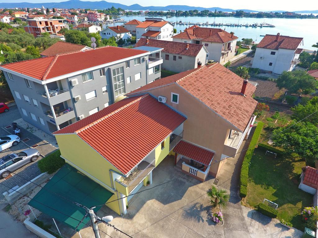 Apartments Lena Sukosan Ngoại thất bức ảnh
