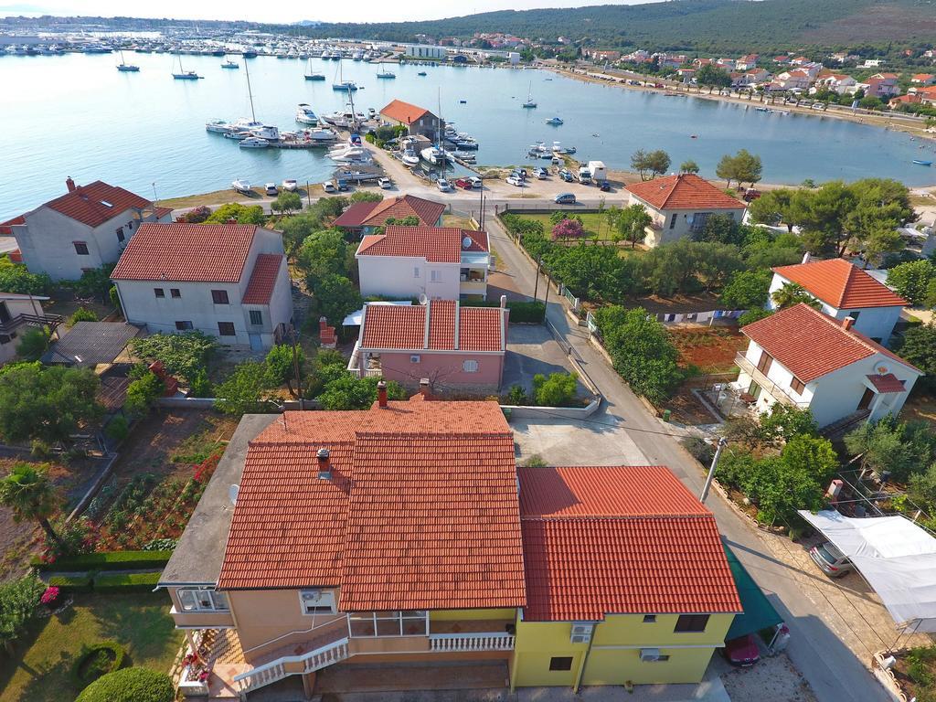 Apartments Lena Sukosan Ngoại thất bức ảnh
